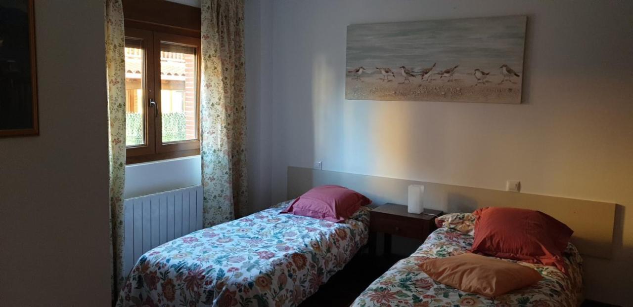 Ferienwohnung Paseo Del Saja I Y II Villanueva de la Peña Exterior foto